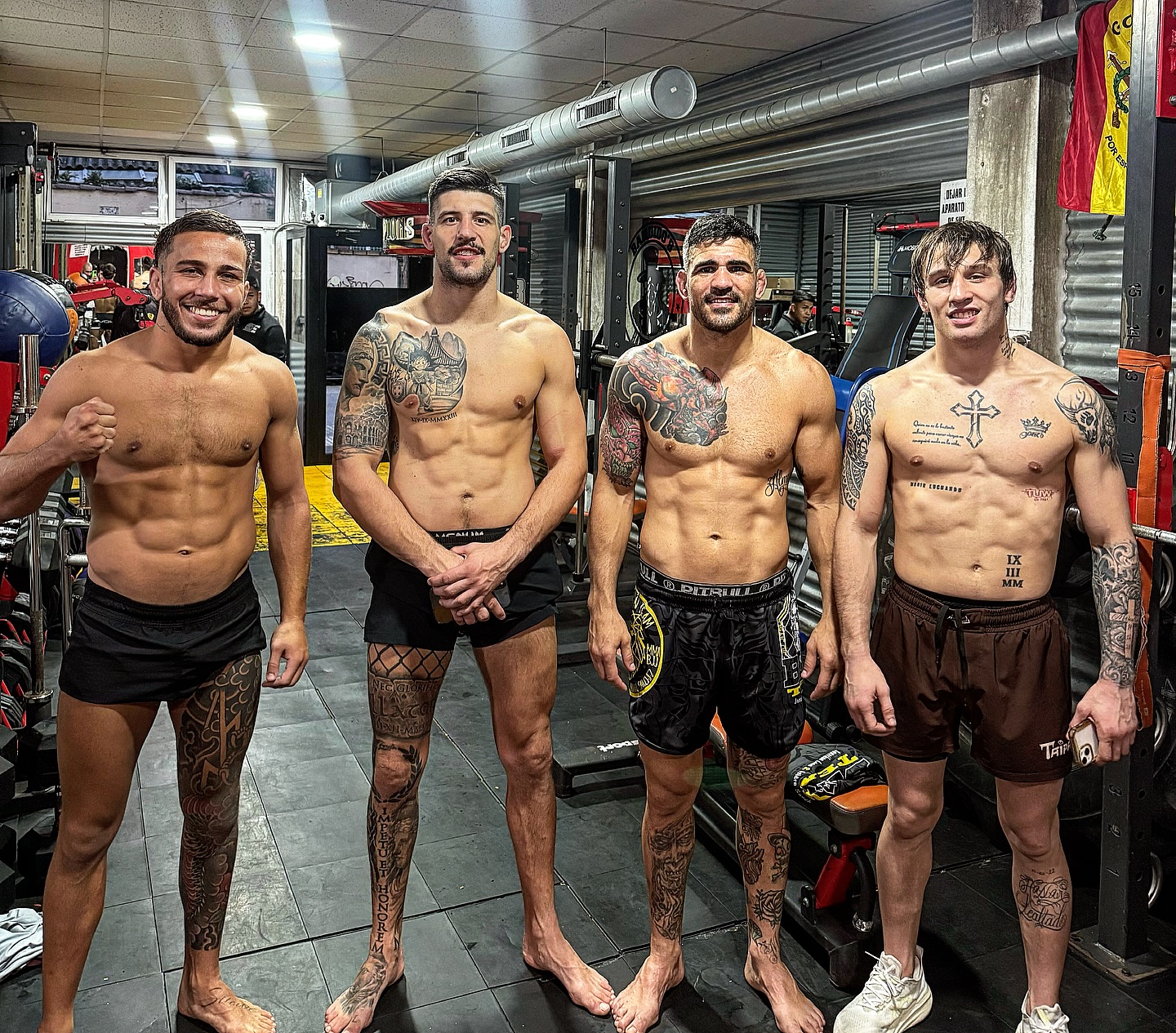 Deivid Santana con compañeros de entrenamiento